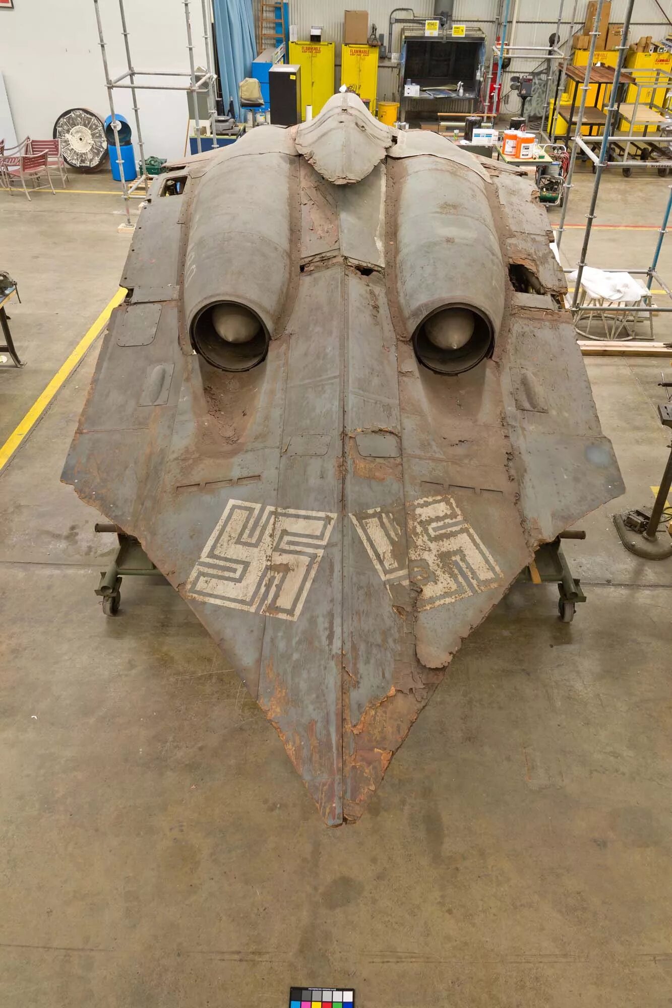 Стал 229. Самолёт ho 229 v3. horten ho-229a. самолет horten 229. horten ho 229 стелс-бомбардировщик.