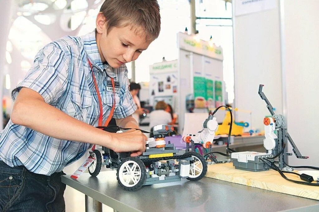 Машинами увлекаешься. Робототехника для детей. Моделирование для детей. Техническое моделирование. Автомоделирование для детей.