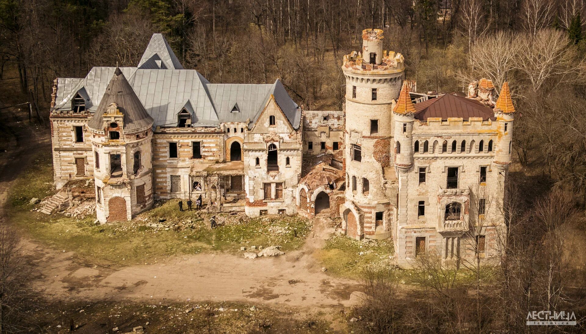 В старинной усадьбе где. Усадьба Храповицкого Владимирская область. Усадьба Храповицкого в Муромцево. Усадьба Храповицкого в Муромцево Владимирская область. Судогда усадьба Храповицкого.