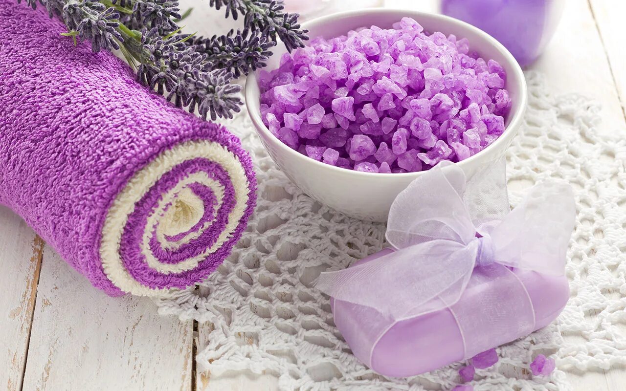 фиолетовые вещи. вечернее платье фиолетового цвета. вещи фиолетового цвета. лиловые вещи. фиолетовые предметы.