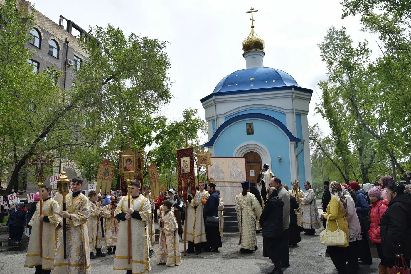 Против крестного хода. Против крестного хода. Крестный ход в москве 2022 году. Схема крестного хода. Приглашение на крестный ход.
