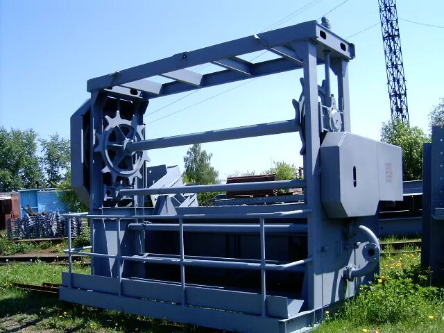 камаз вахтовка роснефть. мкм-4 газ-51. сетка водоочистная вращающаяся тн-2000. топливозаправщик аэродромный тза-22. машины рн.