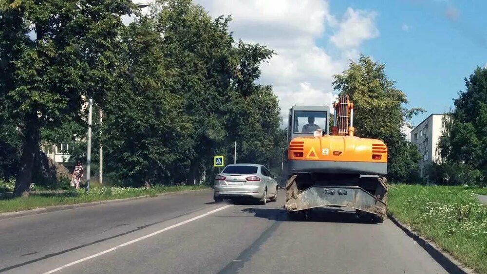Обгон тихоходного средства через сплошную