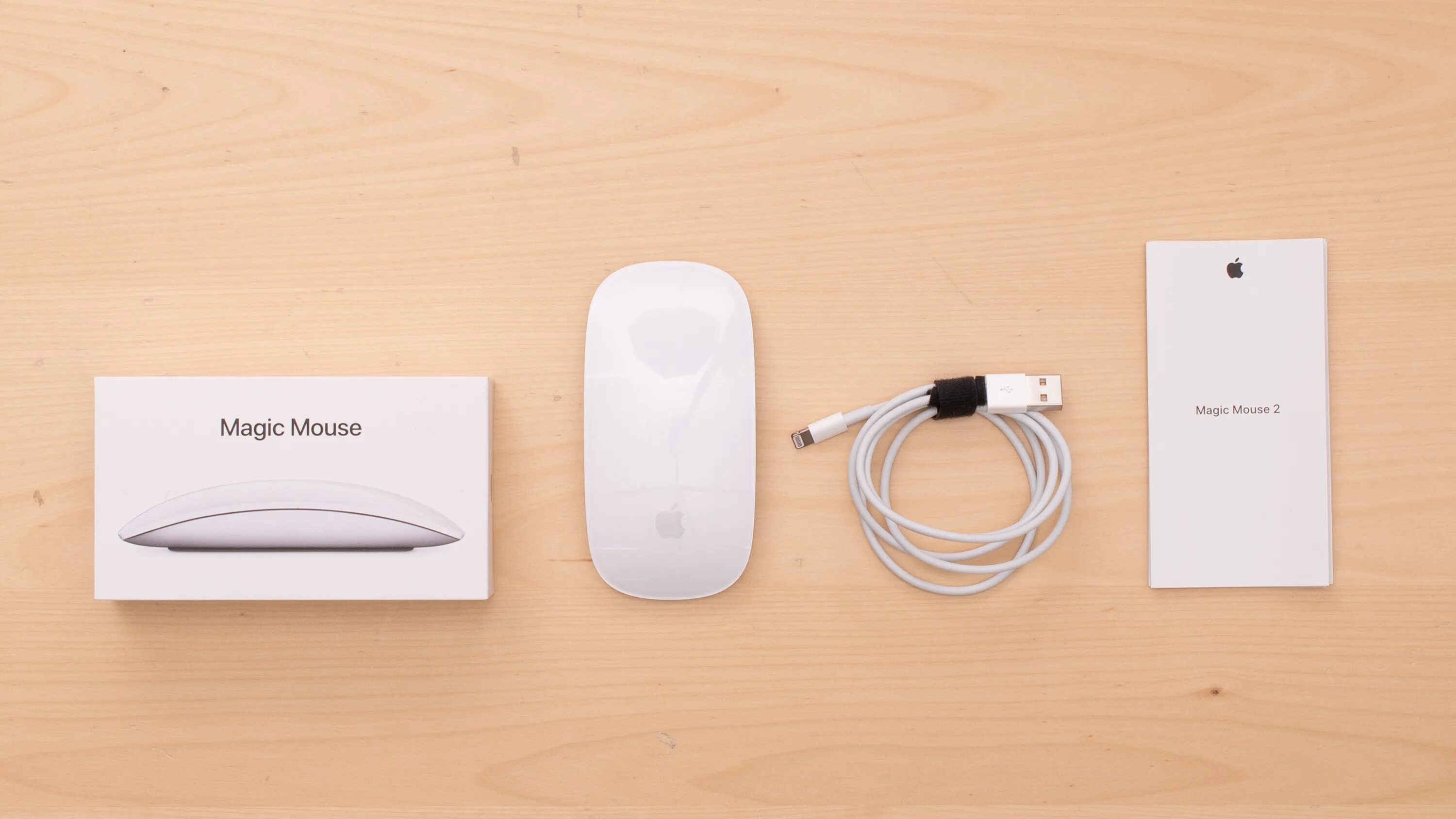 Зарядка мышки Apple Magic Mouse 2. Apple Magic Mouse 2 комплект поставки. Маджик Маус 2 комплект. Apple Magic Mouse на зарядке.