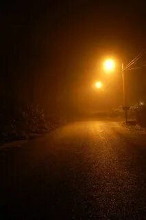 Street lamp in fog wallpaper
