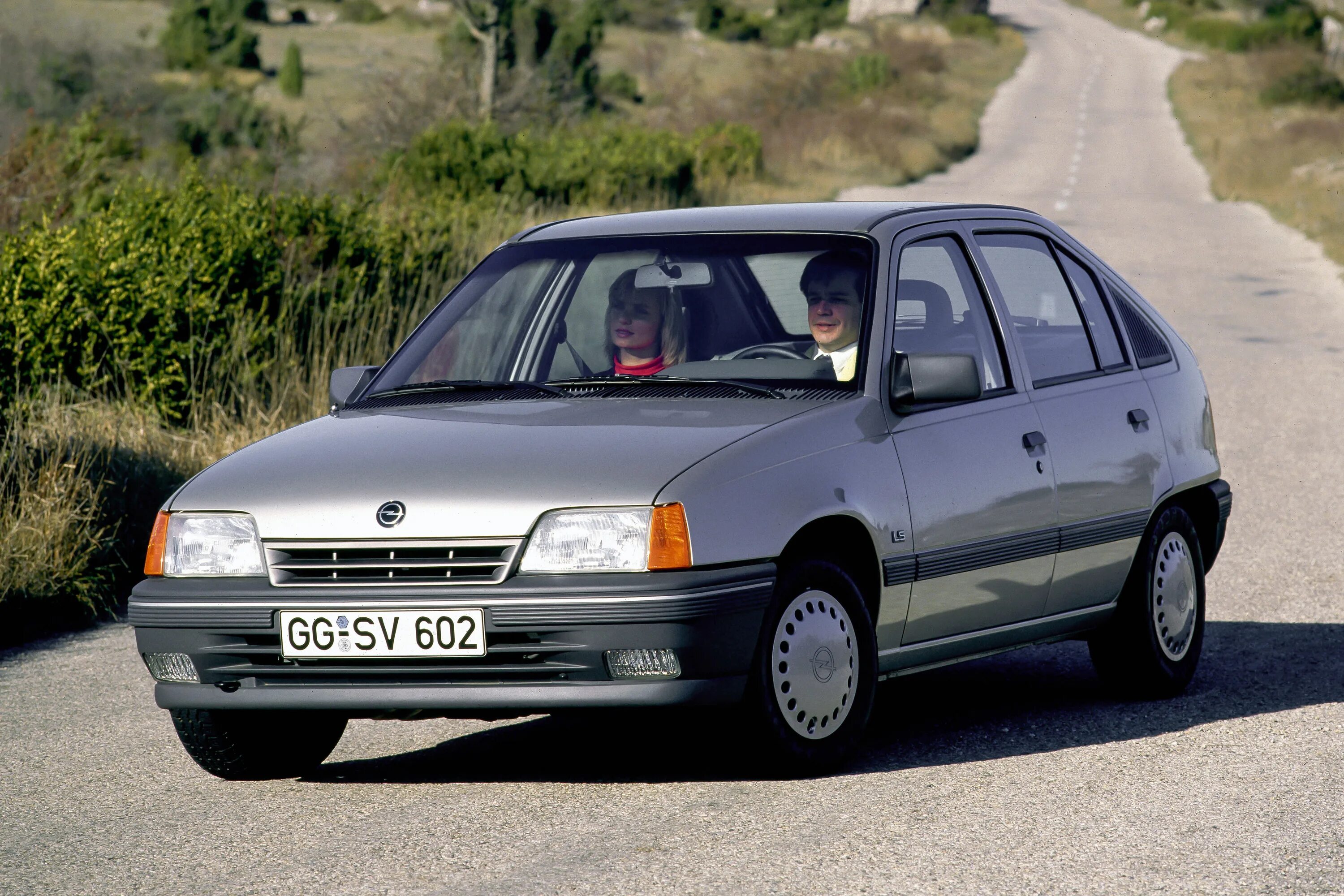 Автомобили е 1. Opel Kadett. Опель кадет седан 2000. Опель кадет 1989 седан. Опель кадет е.