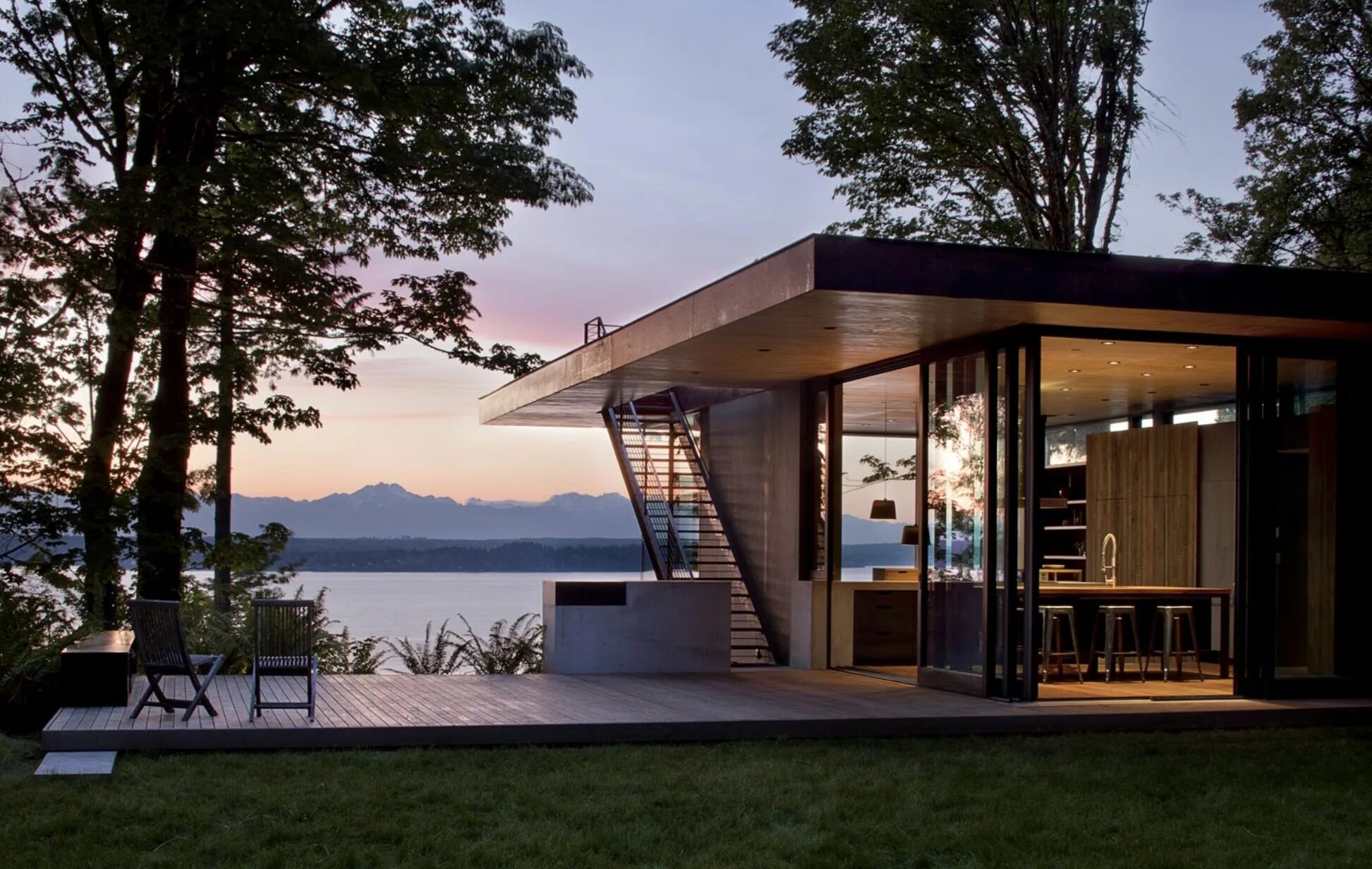 Интерьер коттеджа. Планировка маленького домика. Suburbs downtown объяснение. Уютный интерьер квартиры. Домик с видом на море.