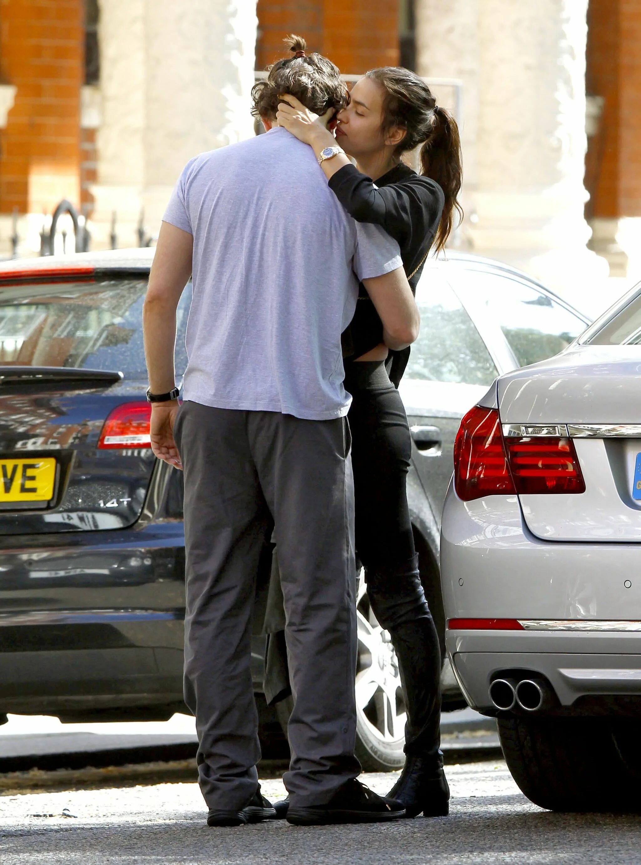 Bradley Cooper and Irina Shayk. Брэдли Купер папарацци.