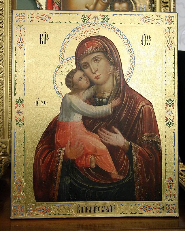 Икона воинства российского. Старинные иконы на таможне. Иконописец лариса корец. Иконы храма троицкий собор карабаново. Можно сдать икону.