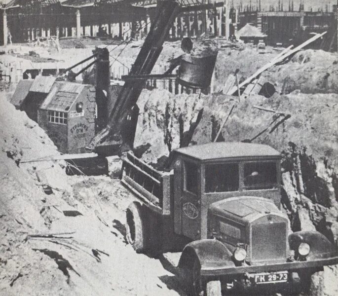 Горьковский автозавод 1932. Горьковский автомобильный завод 1 пятилетка. Горьковский автомобильный завод Нижний Новгород в 1930 году. Завод ГАЗ 1932.