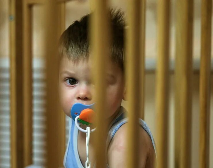 детей сирот и детей лишенных. детки в детских домах. право несовершеннолетнего на жилье. детей сирот и детей лишенных. детей сирот и детей лишенных.