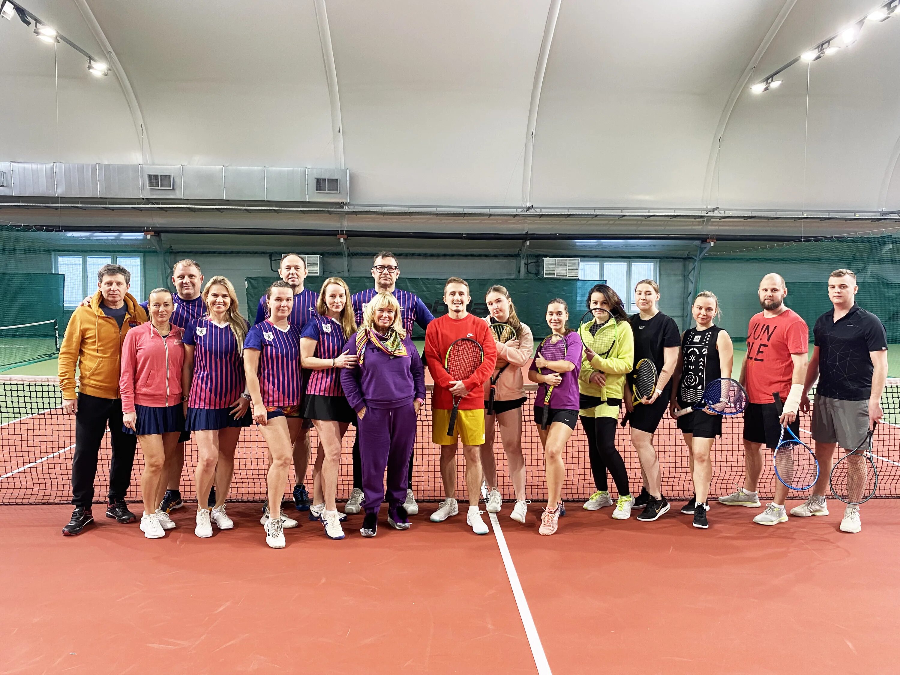 April tennis. April tennis club в апрелевке. Любительский турнир по теннису. Апрель теннис. Новогорск 2 теннисный клуб.