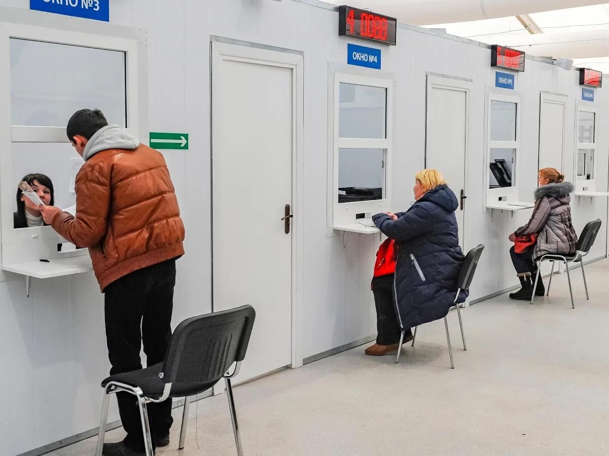 Помещение иностранного гражданина в специальное учреждение. Гринвуд миграционный центр. Миграционный центр Москвы открыл представительство в Таджикистане. Гринвуд миграционный центр Красногорск. Единый миграционный центр Московской области.