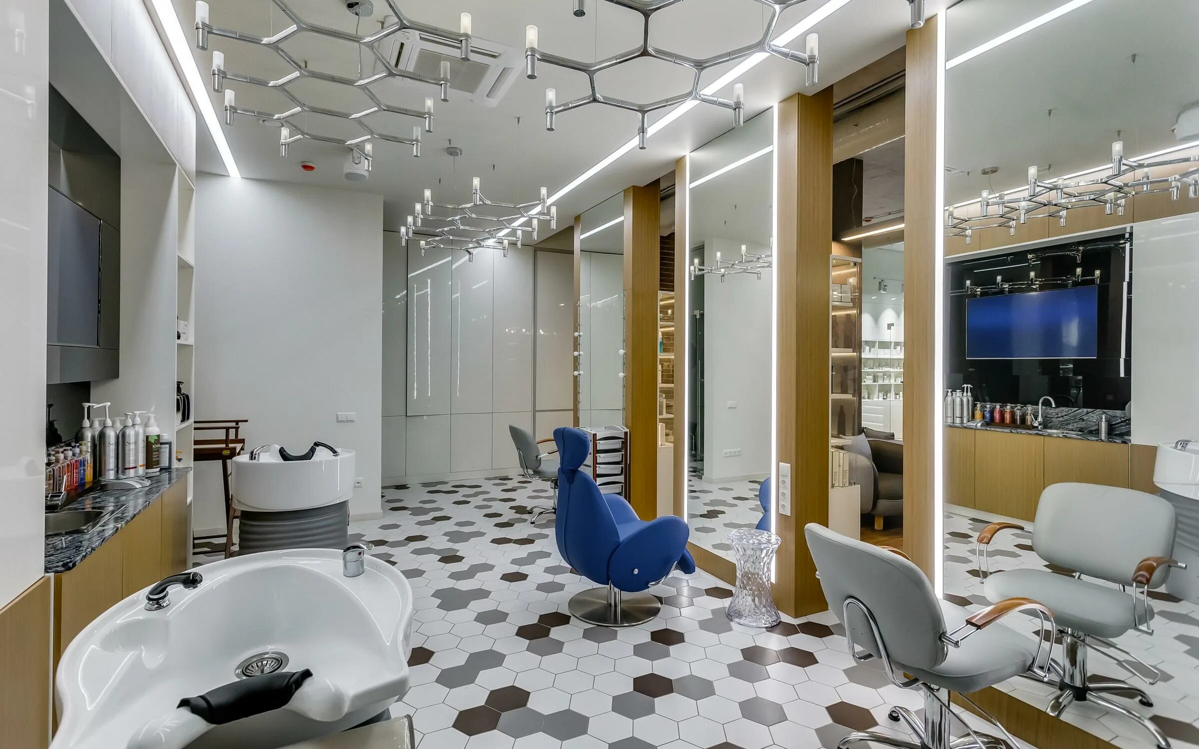 Соколова 25 ростов-на-дону салон красоты. Белая линия чехов салон красоты. Салон красоты вересаева. Чехова 56 weekend косметолог. Лалин ростов-на-дону косметология.