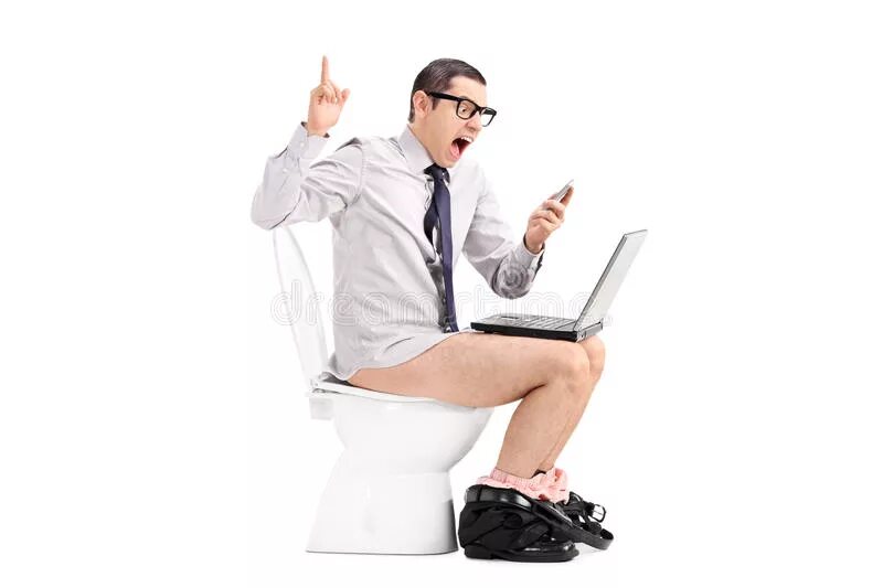 Мужчина сидит в туалете. Человек в туалете с телефоном. Мужчина сидит. Сгорбленный человек сидит.