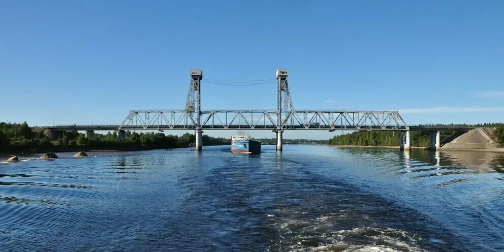 Мост через реку свирь в лодейном. Мост через р свирь в лодейном поле. Мост через реку свирь в лодейном поле. Мост через реку свирь в лодейном поле. Лодейнопольский мост разводка.