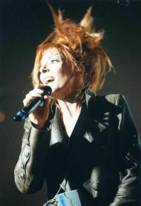 Mylene farmer live a bercy 1996. Mylene farmer live a bercy 1996. Mylene farmer live a bercy 1996. Mylene farmer live. Mylene farmer live bercy 2006 cd limited edition.