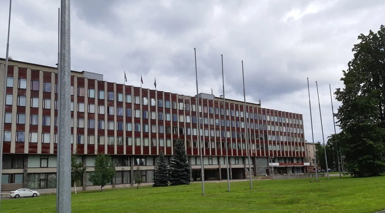Мэрия петрозаводска сайт. Мэрия петрозаводск. мэрия петрозаводск 80годы. петрозаводск администрация фото люди. администрация петрозаводска фото здание.