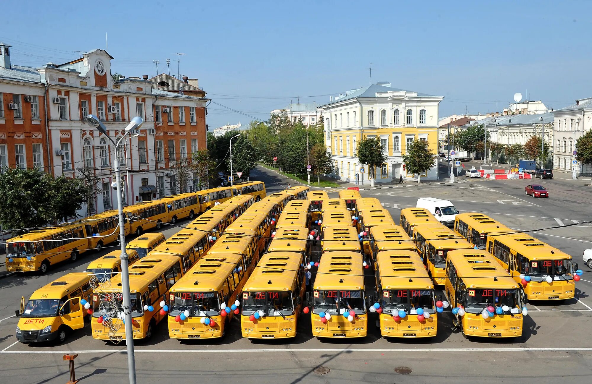 Сайт тверского транспорта. Школьный автобус. Тверь общественный транспорт. Автобус Тверь. Тверской транспорт.