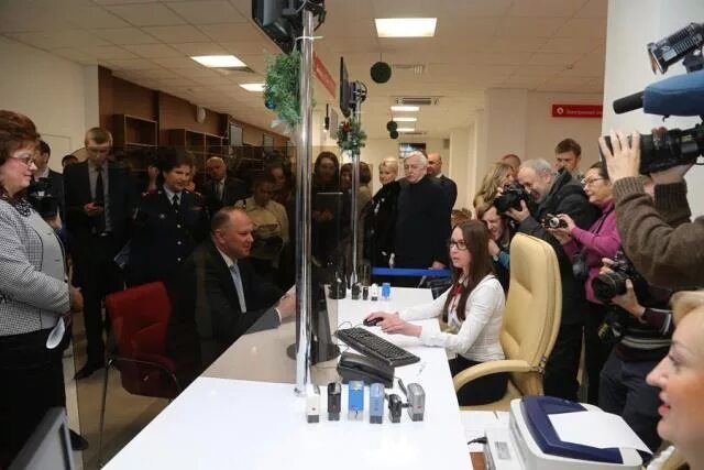 Работа мфц миграционной службы. Мфц калининград челнокова. мфц на карамзина калининград. мфц калининград площадь победы 1. мфц калининград площадь.