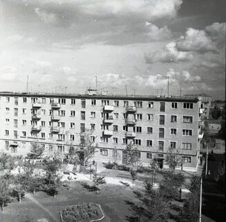 Космонавтов 70