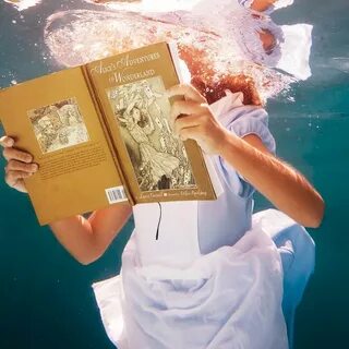 Книги под водой