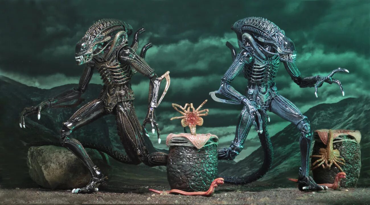 Чужой лицехват оплодотворение. Xenomorph Warrior Blue NECA. Чужой лицехват Королевский. Чужой NECA Ultimate.