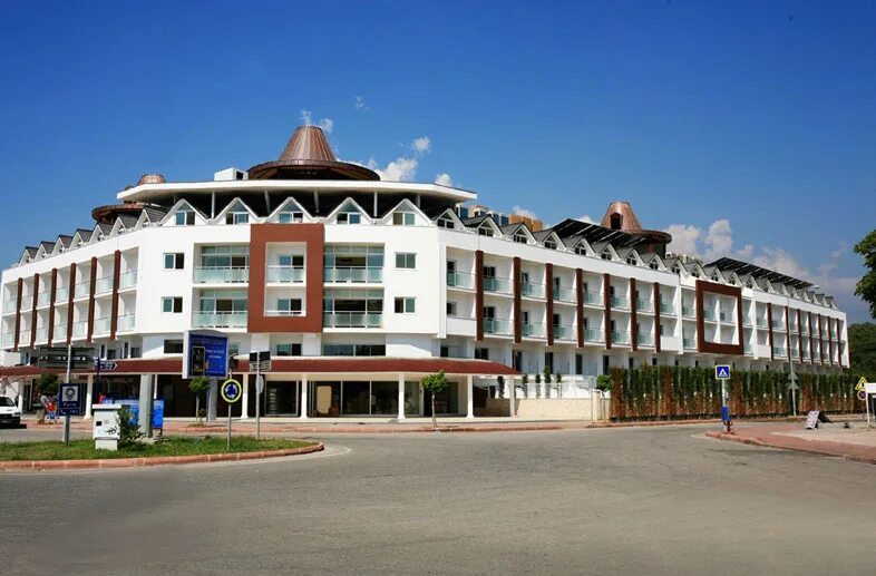 Palmet Resort Kiris Hotel 4. Royal Towers Hotel Kiris 4. Royal Towers Hotel Kiris спорт. Отели Кириша Турция 5 звезд.