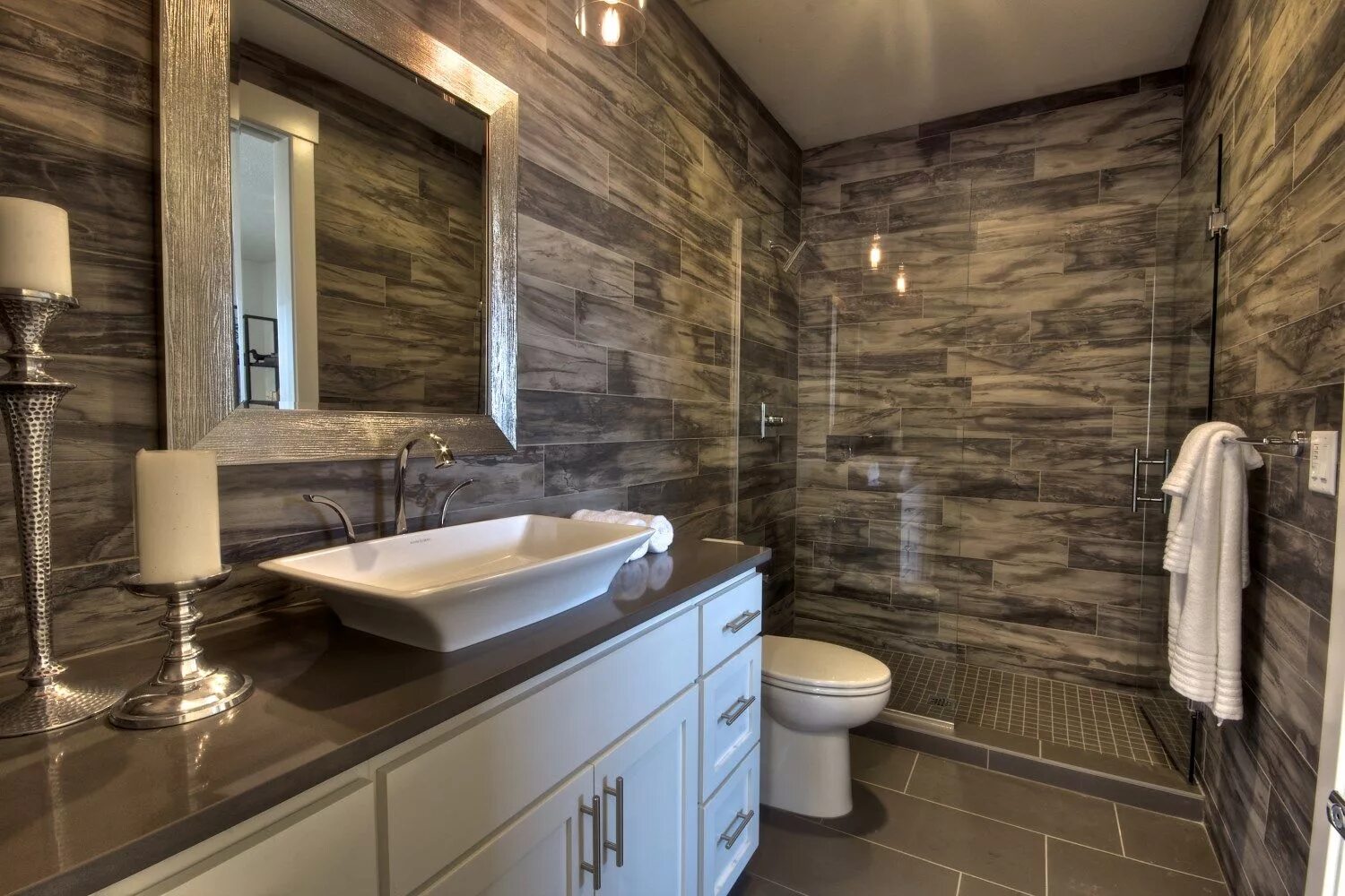 badezimmer-ideen naturmaterialien stein holz podest Stone bathroom, Amazing bath