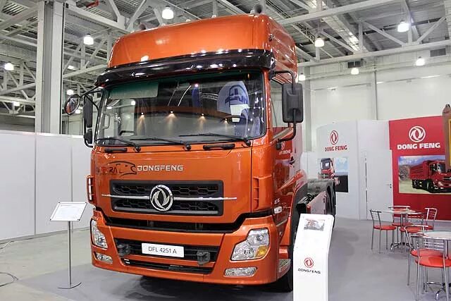 Тягач донг фенг gx. Донг фенг седельный тягач. седельный тягач dongfeng dfl4251a.