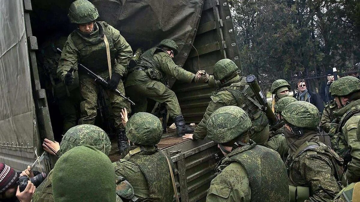 Российские войска заходят. Битва за донбасс 2025. российские солдаты на украине. русские войска на донбассе. русские солдаты на донбассе.