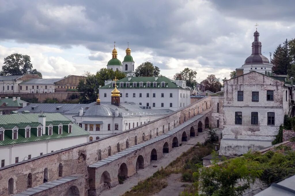 Киево-печерская лавра сегодня новости последнего часа. Верхняя и нижняя лавра. Фото киево печерской лавры. Нижняя лавра. Киев лавра.