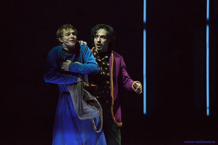 алексей патутин мхат горького. лавр спектакль мхат фото. мхат горького премьера. красавец мужчина спектакль мхат им горького. виктор крамер режиссер спектакля лес мхат.