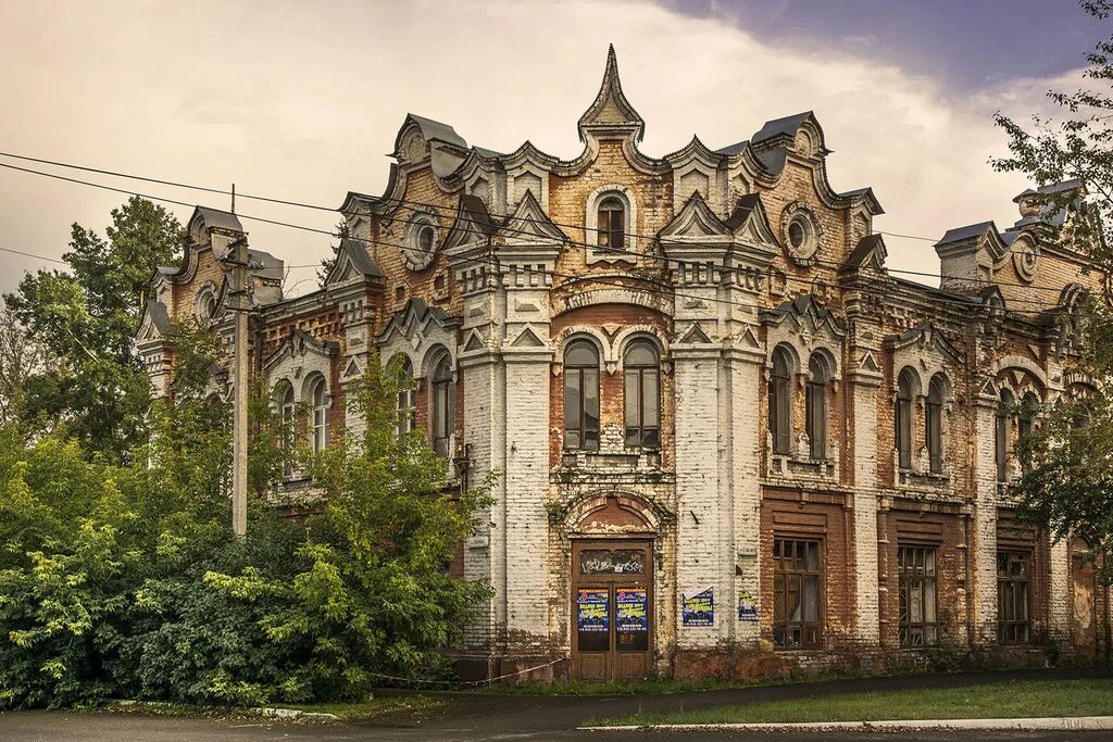 Дом купца полякова в барнауле. Дореволюционный барнаул. Особняк купца васенёва бийск. Одигитриевская церковь (барнаул) храмы алтайского края. Знаменский монастырь барнаул.