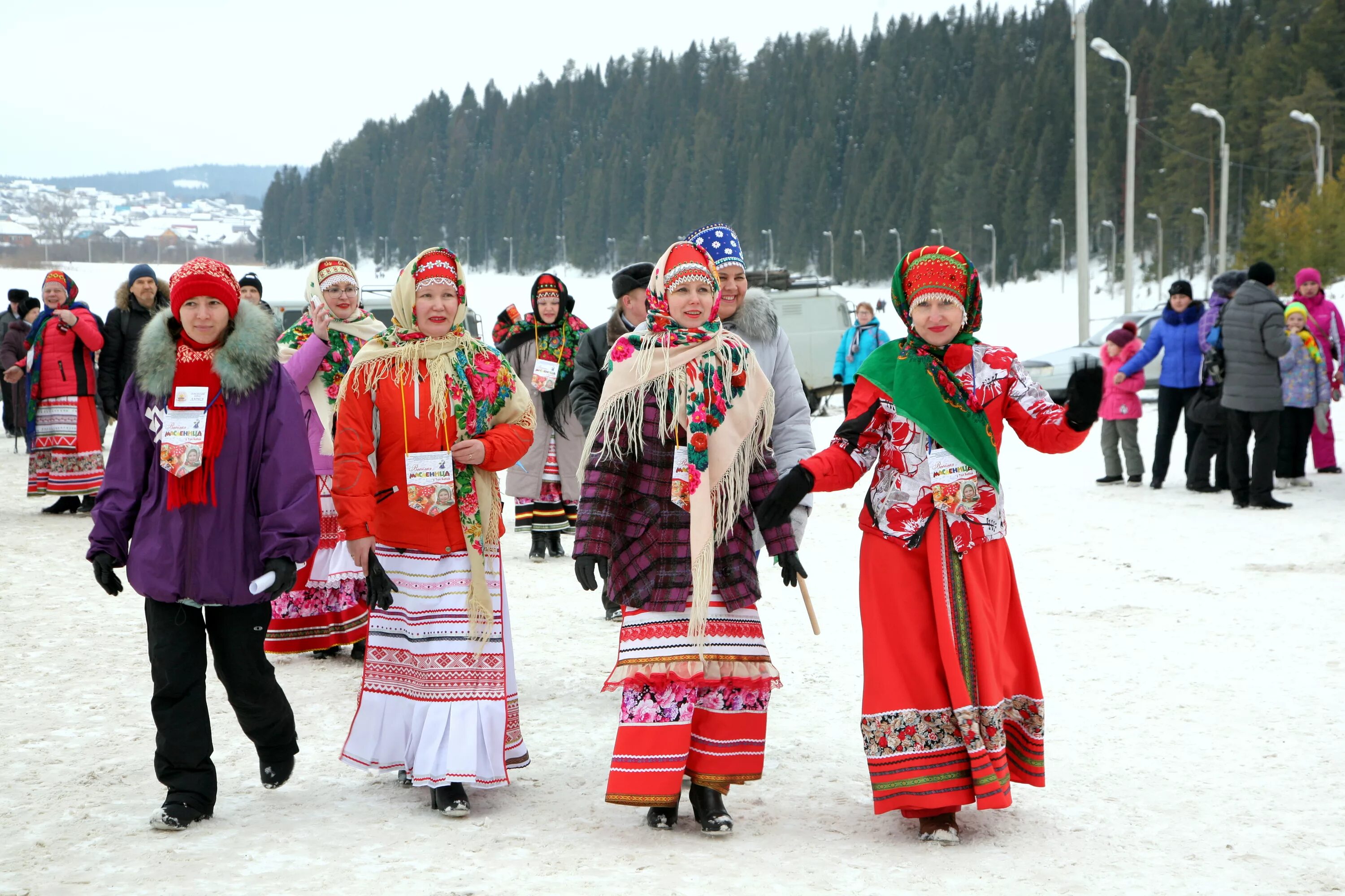 зимний национальный праздник удмуртов. толсур удмуртский праздник фото. удмуртские праздники презентация. масленичные гуляния в витославлицах. удмуртские зимние праздники.