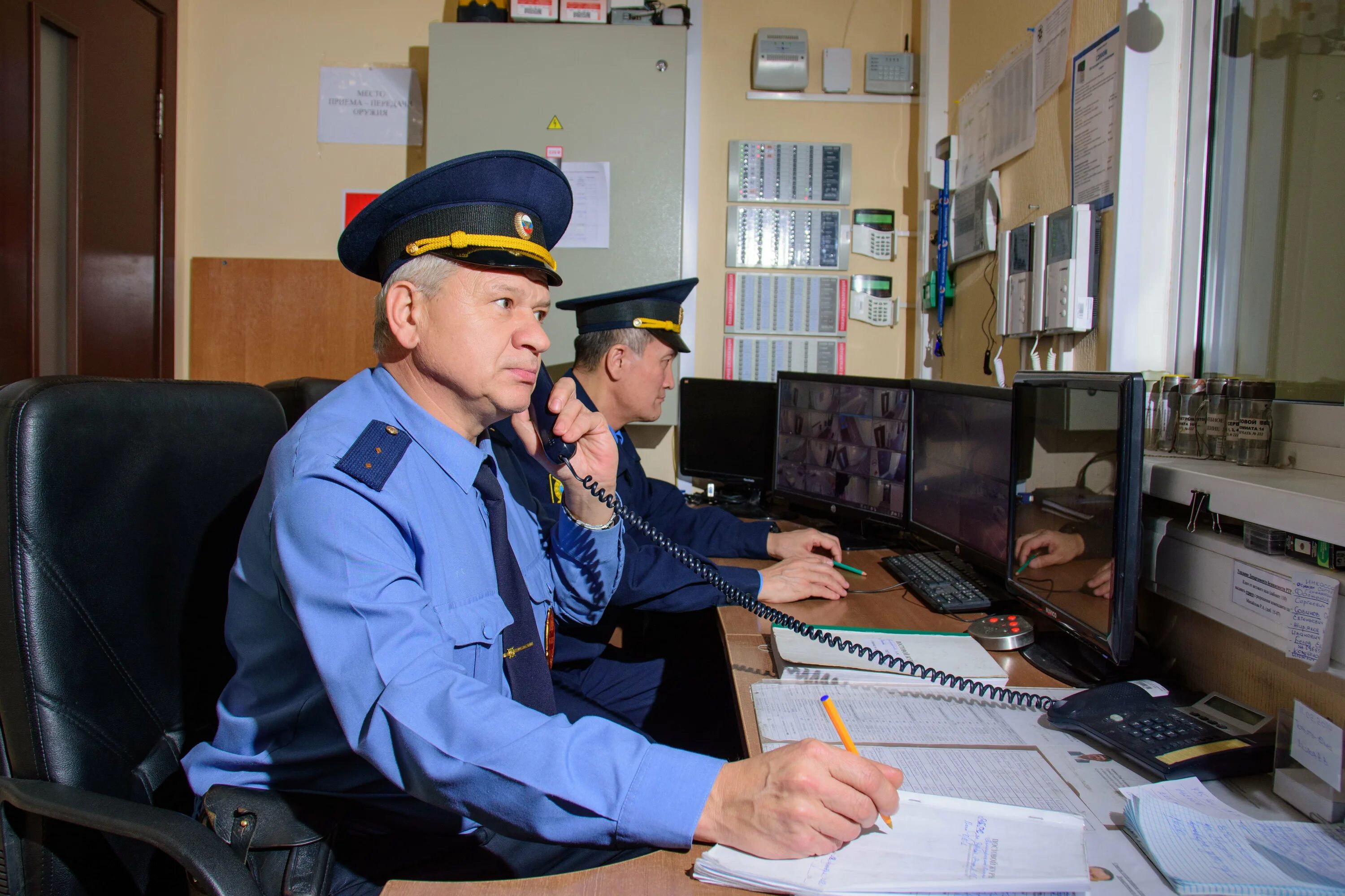Фгуп охрана спб. Росгвардия ФГУП охрана форма. ФГУП охрана Росгвардии форма одежды. Новая форма ФГУП охрана. Фуражка ФГУП охрана Росгвардии.