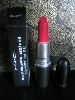MAC Lipstick Amplified Crème Impassioned 