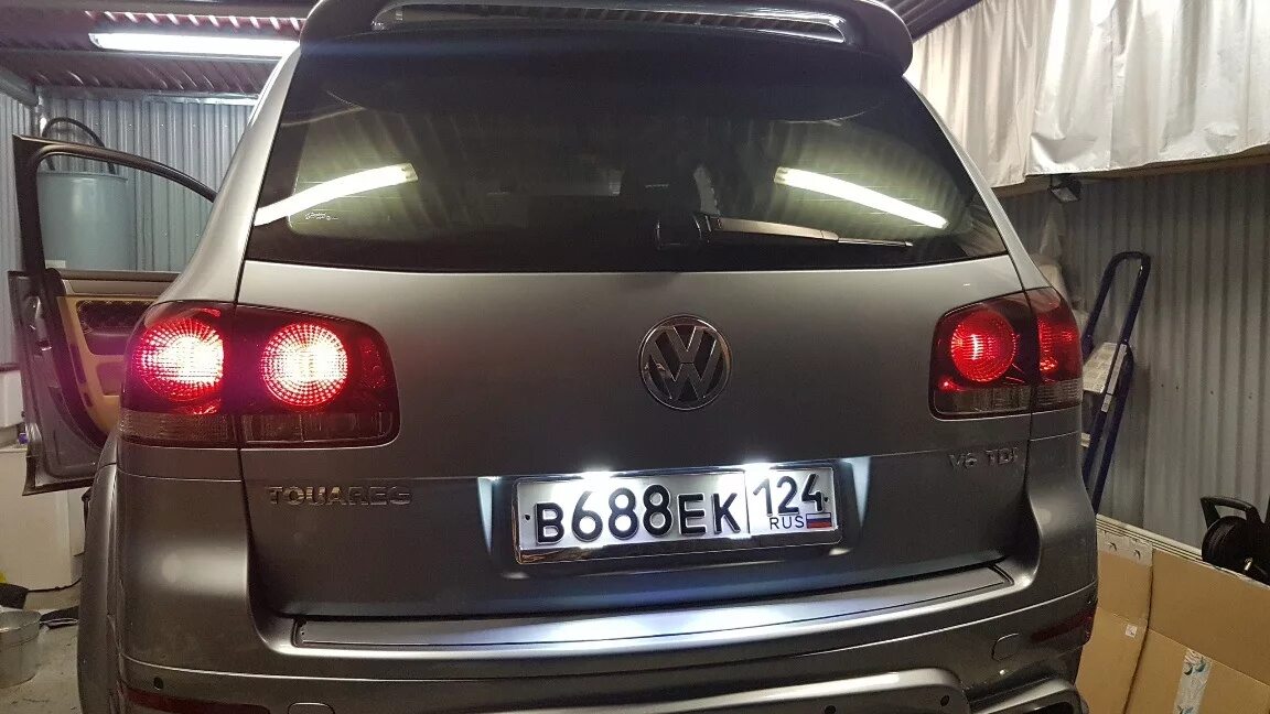 Парктроники touareg nf. Touareg 2005 парктроник. G265 парктроников touareg. Установка парктроников touareg nf. Задний парктроник g205 touareg 2008.