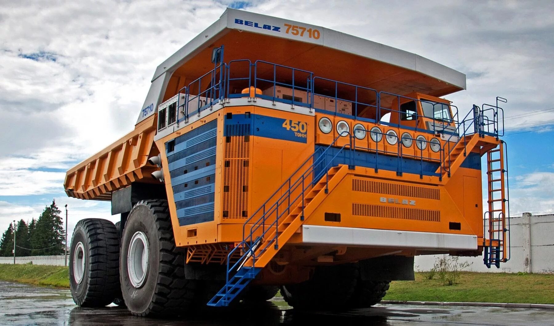 Самый большой камаз в мире. Самосвал terex 33-19 «titan». Белаз-75710 тягач. Terex 33-19 titan. Самый большой камаз в мире.