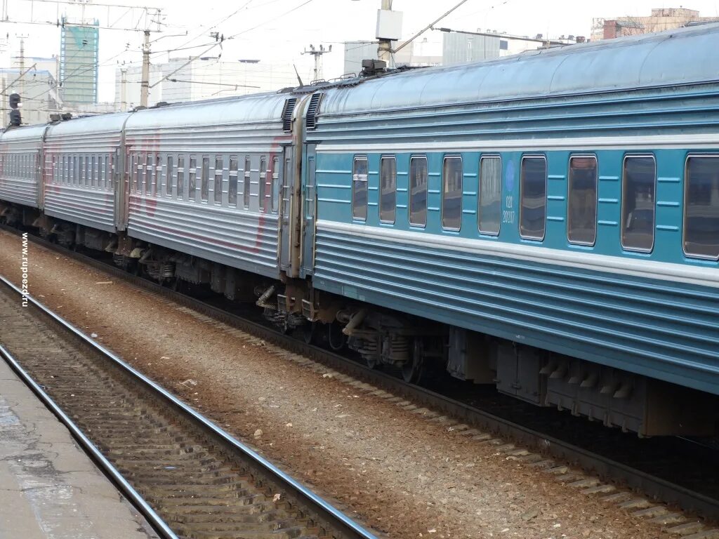 Фпк новосибирск. Том на поезде. Поезд москва омск. Поезд иртыш новосибирск омск. Поезд омск москва.