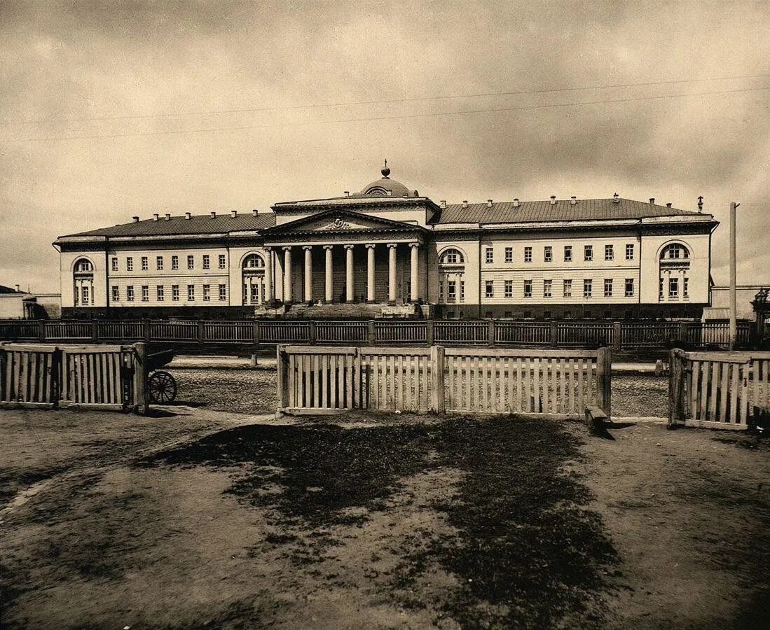 Городская клиническая больница им пирогова москва. Электрическая станция в москве 19 век. Первая городская москва. Гэс-2, москва, болотная набережная, 15. Голицынская больница (1796—1801 гг.