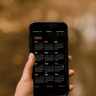 Установить календарь на экран телефона