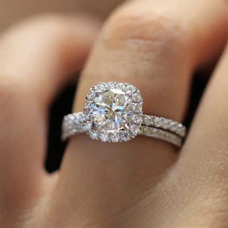 Кольцо с бриллиантом first class diamonds. Красивые кольца. Помолвочное кольцо. Rjkmwf c ,hbkkbfynjv. Кольцо для Помолвки.