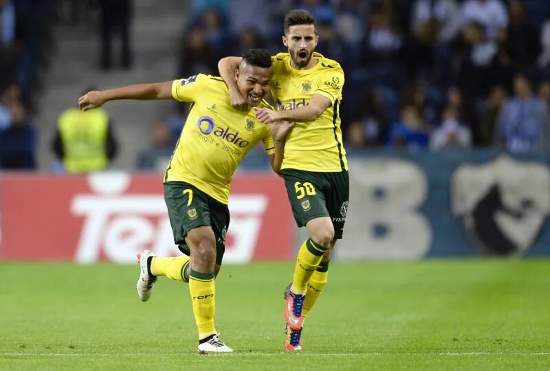 Pacos de ferreira форма. Пасуш де феррейра фк раскраска. Эмблема pacos de ferreira. Пасуш де феррейра 2022. Фк пасуш де феррейра.
