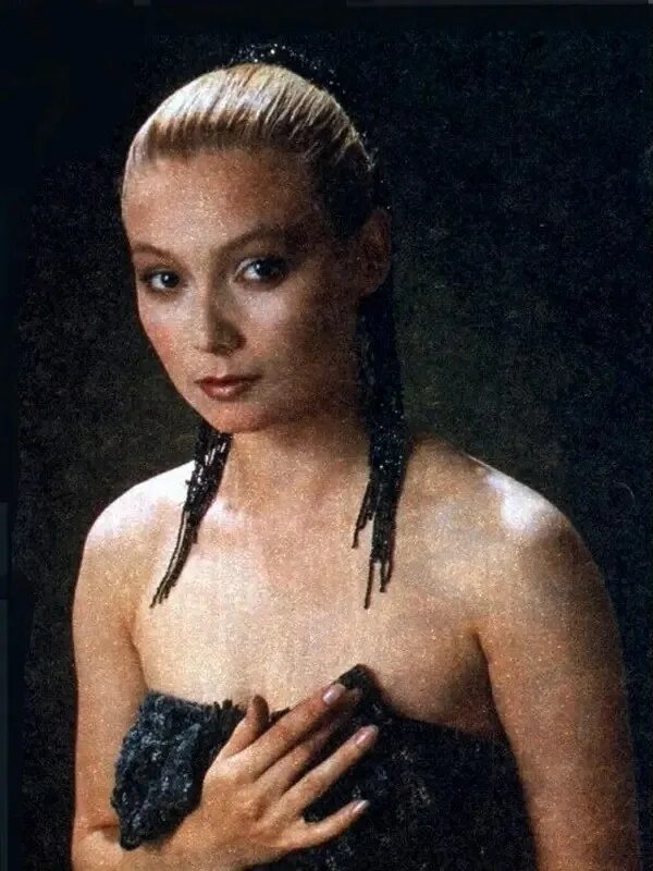 Сексуальная Лариса Белогурова – Гений (1991)