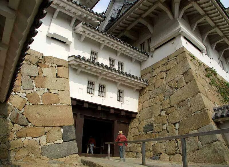 замок мацумото. деревни в префектуре кумамото. замок химэдзи изнутри. подойдя к крепости японцы решили взять. замок химэдзи япония внутри.