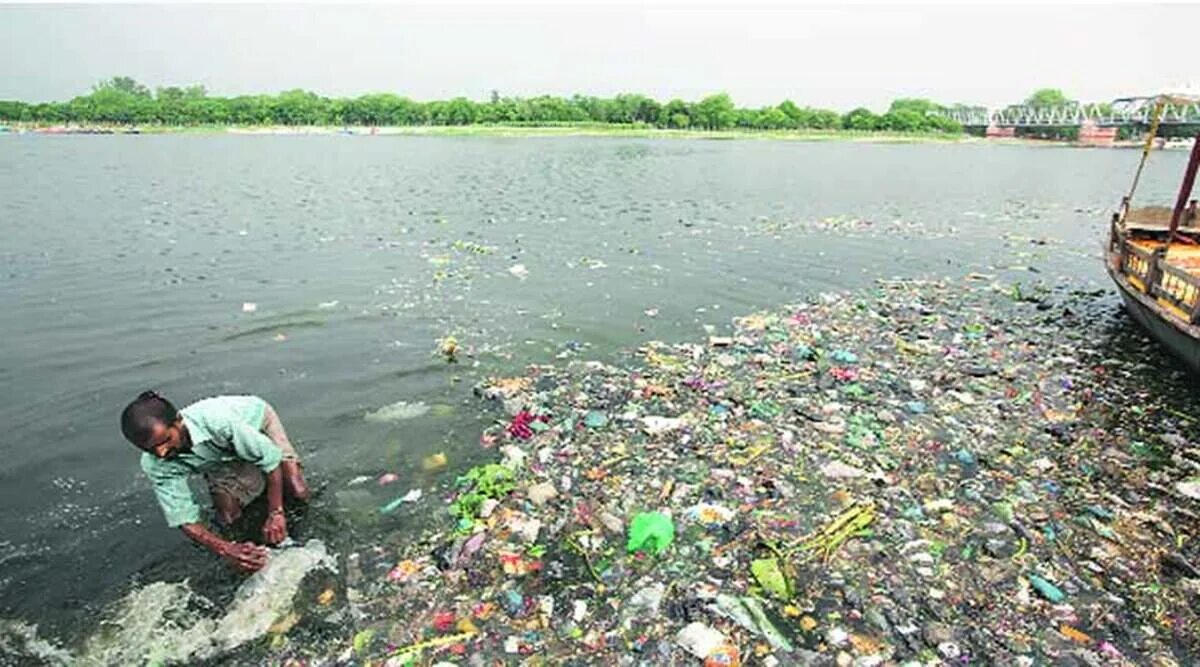 Основные экологические проблемы индии. Грязная река.