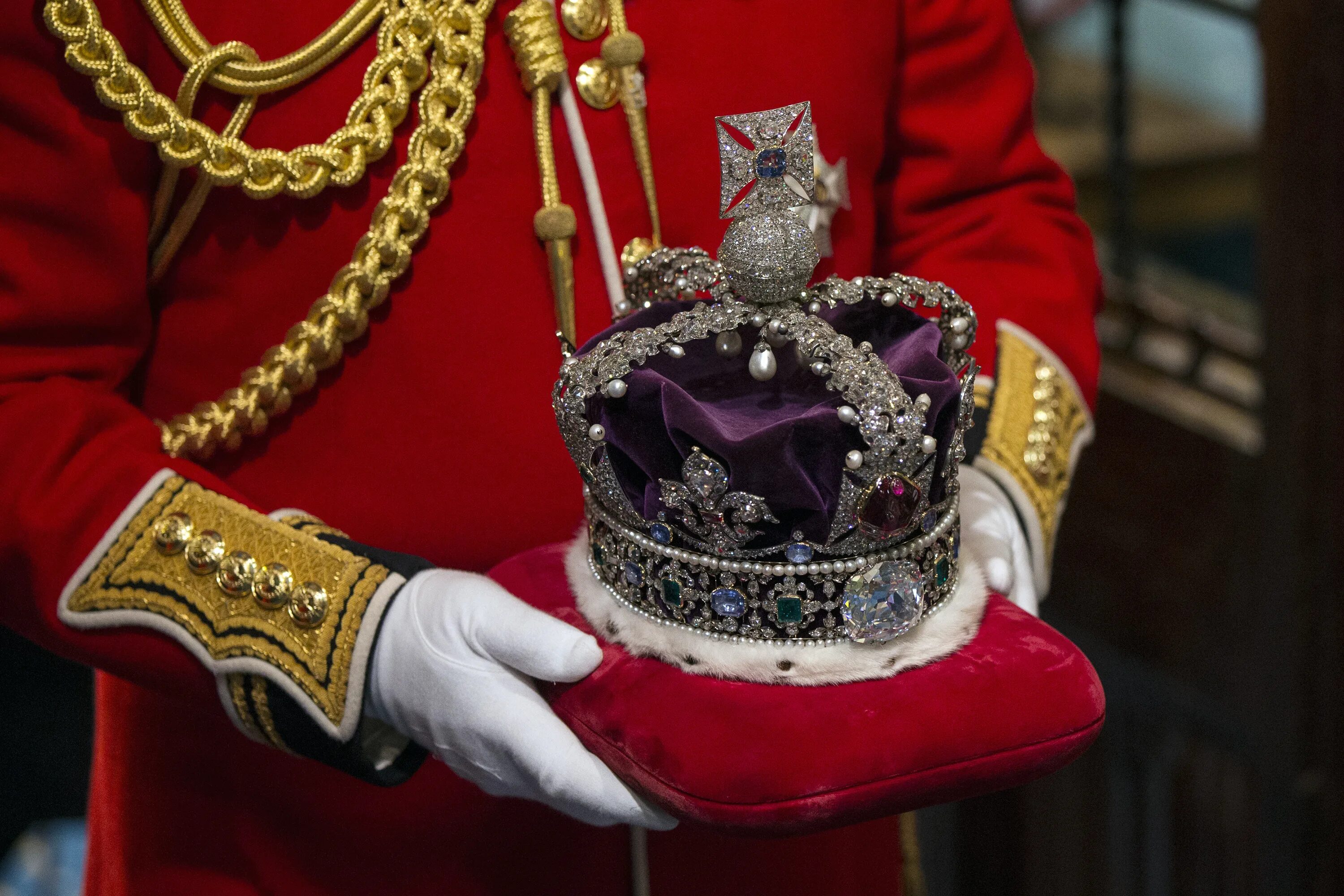 Королевские владения. Crown Jewels (драгоценности короны). Лондонский Тауэр Королевские драгоценности. Tower of London — Королевские регалии. Корона британской империи Кохинор.