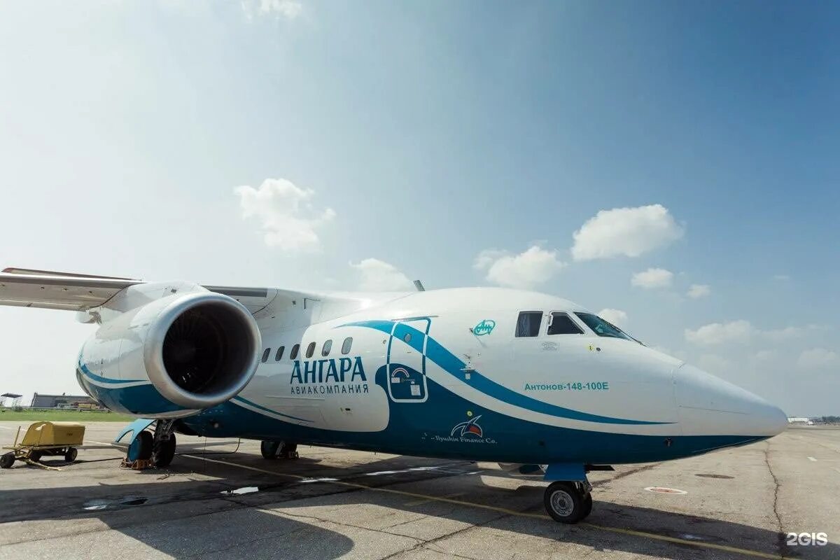 Купить билет на самолет ангара. АН 148 Ангара. АН 24 Angara Airlines. Самолет авиакомпании Ангара. АН-148 пассажирский самолёт.