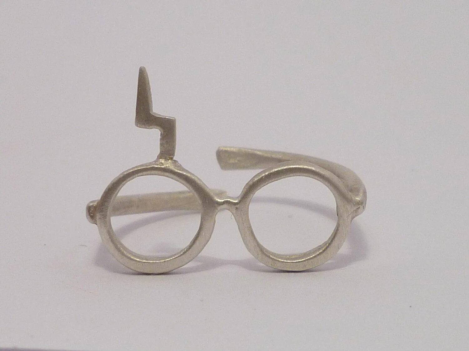 Ring glasses